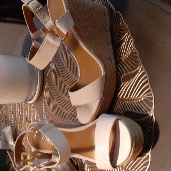 Wedge heels - Picture 10 of 10